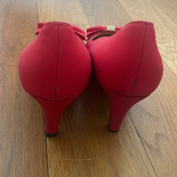 Bruno Magli Vintage Red Satin Pumps 8.5 - Picture 9 of 11